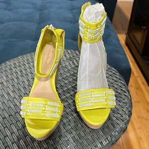Gianni Bini Wedges.